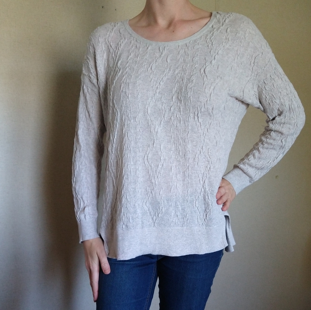 3/$20 Simply Vera Vera Wang lightweight sweater